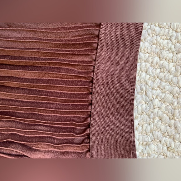 H&M Skirt - Picture 3 of 3